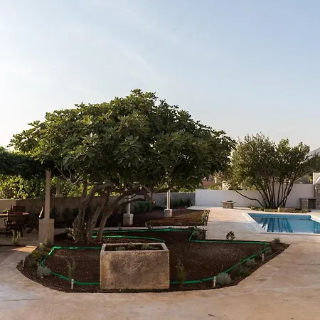 Luic - Three-bedroom With Terrace And Swimming Pool Апартаменты *