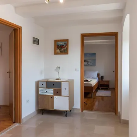 Luic - Three-bedroom With Terrace And Swimming Pool * Cilipi