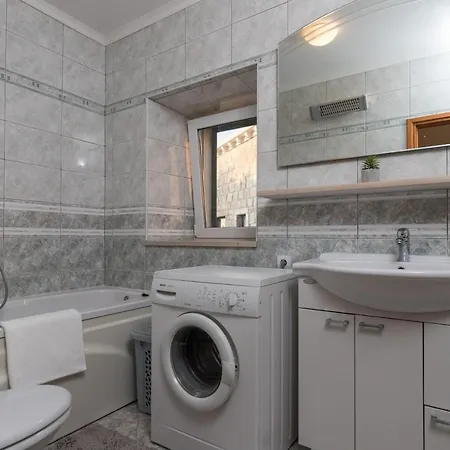 Luic - Three-bedroom With Terrace And Swimming Pool Apartment *