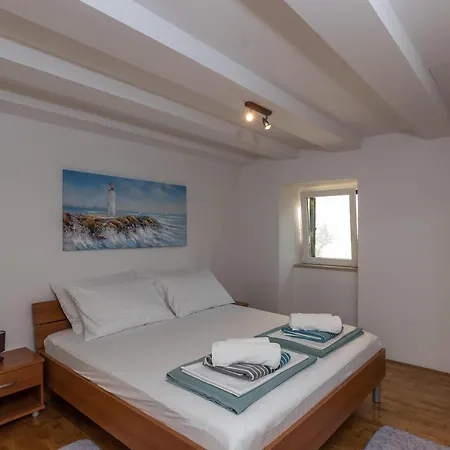 Luic - Three-bedroom With Terrace And Swimming Pool Apartment *